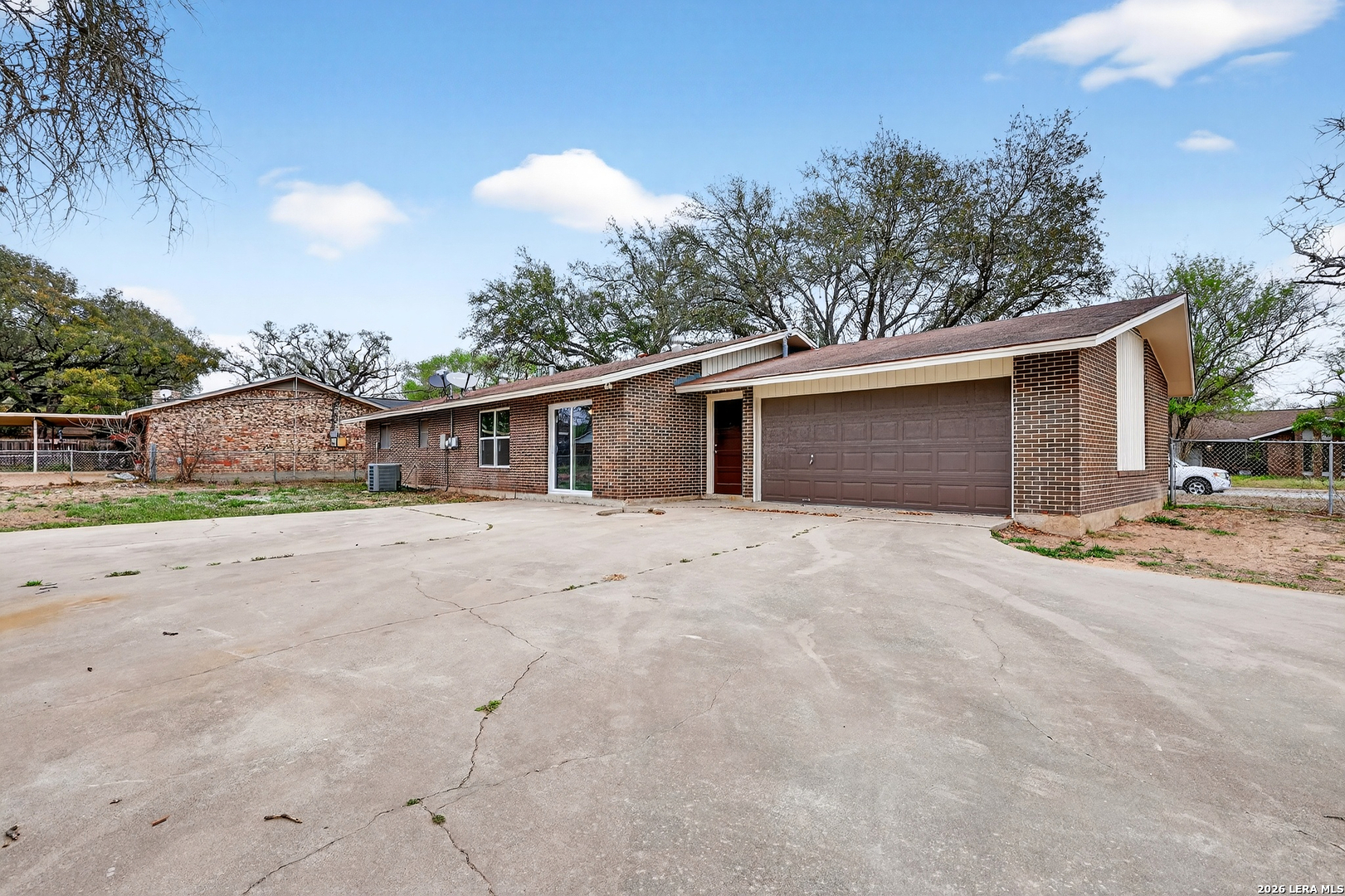 330 Chaparral Pleasanton TX 78064
