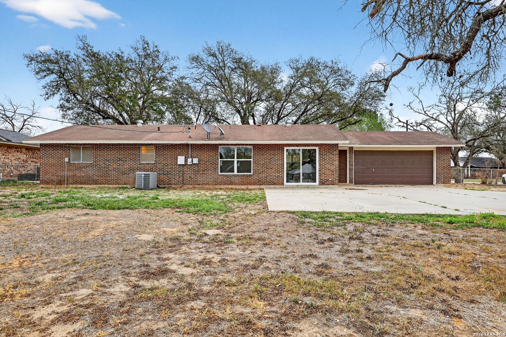 330 Chaparral Pleasanton TX 78064
