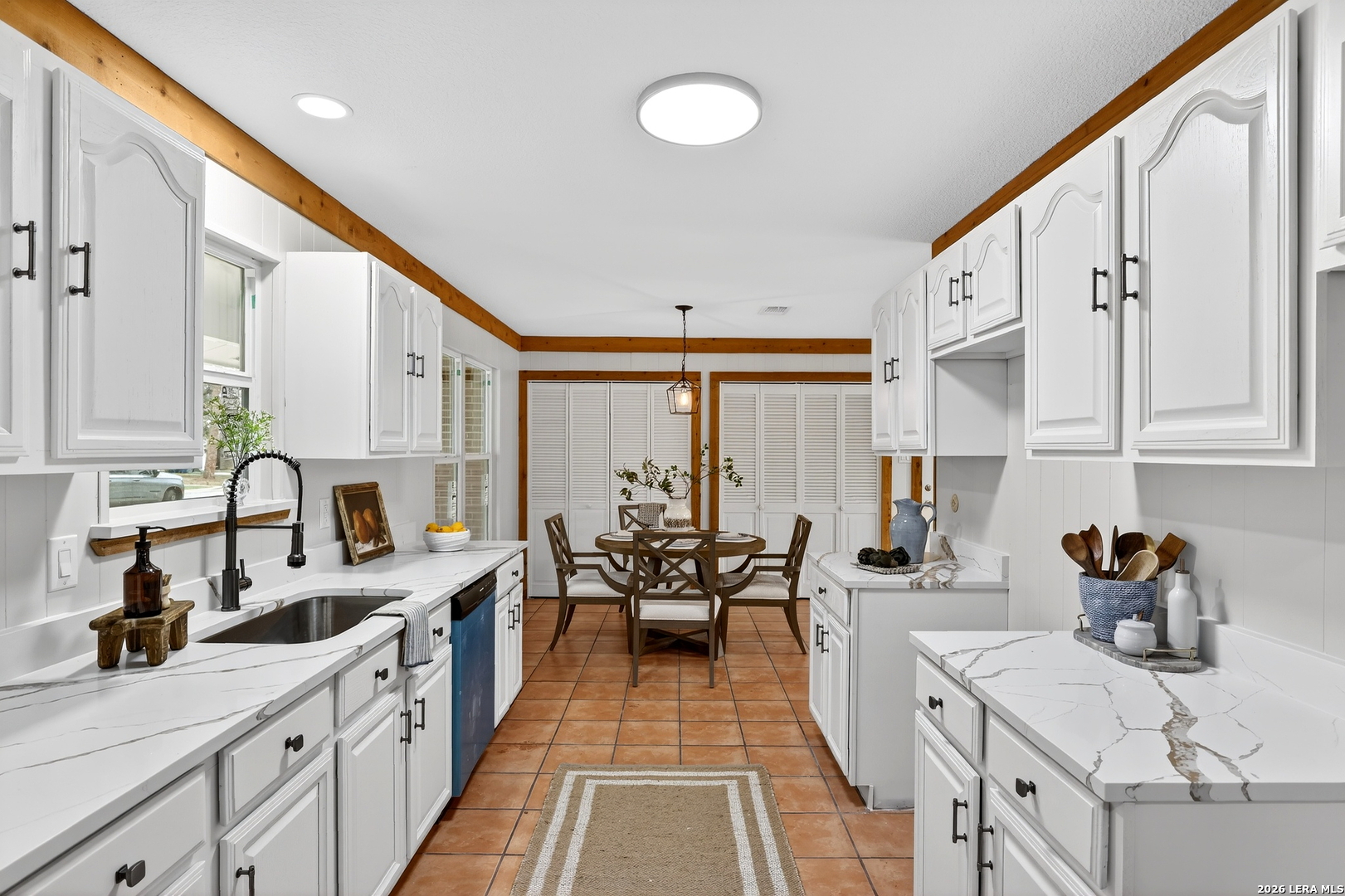 330 Chaparral Pleasanton TX 78064