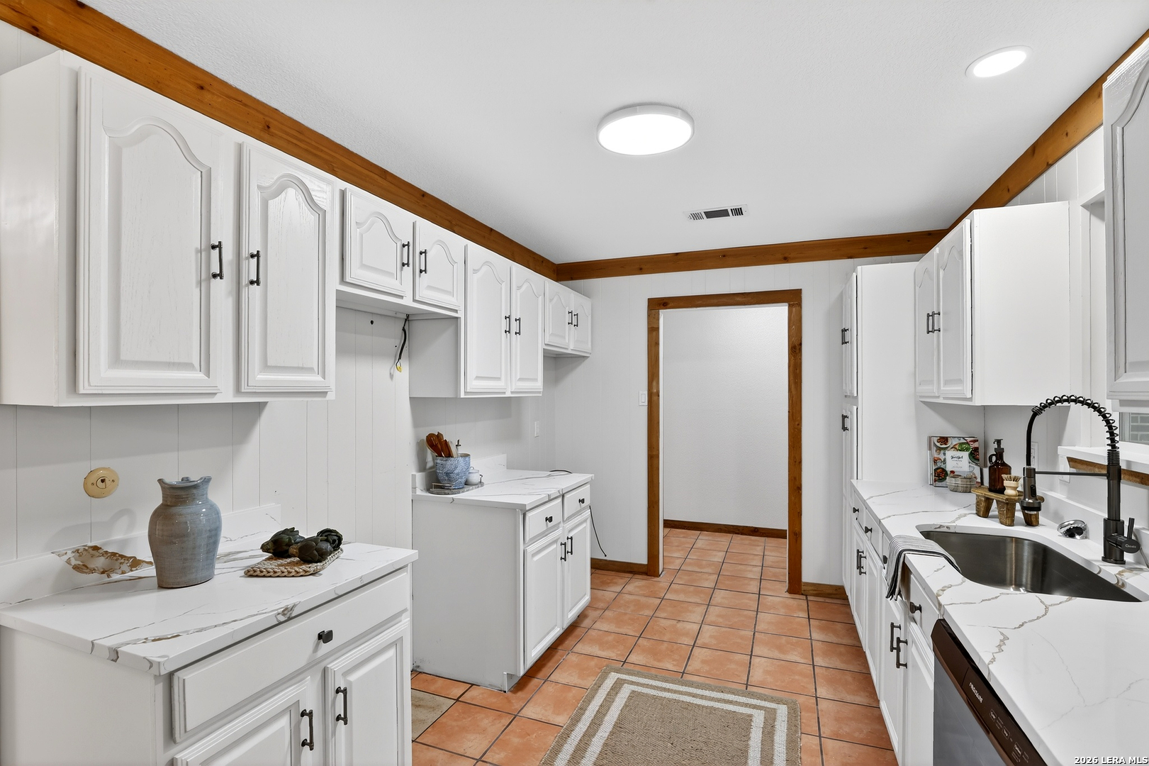 330 Chaparral Pleasanton TX 78064
