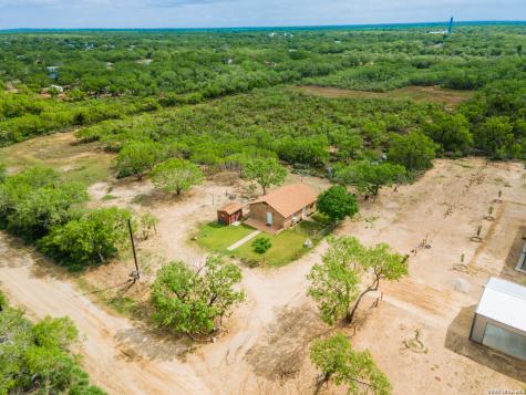 311 N 3rd Street Christine TX 78012