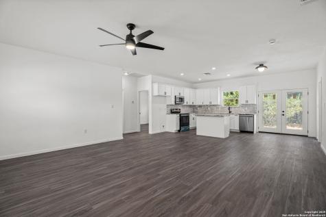 1130 Greenhill Drive Canyon Lake TX 78133