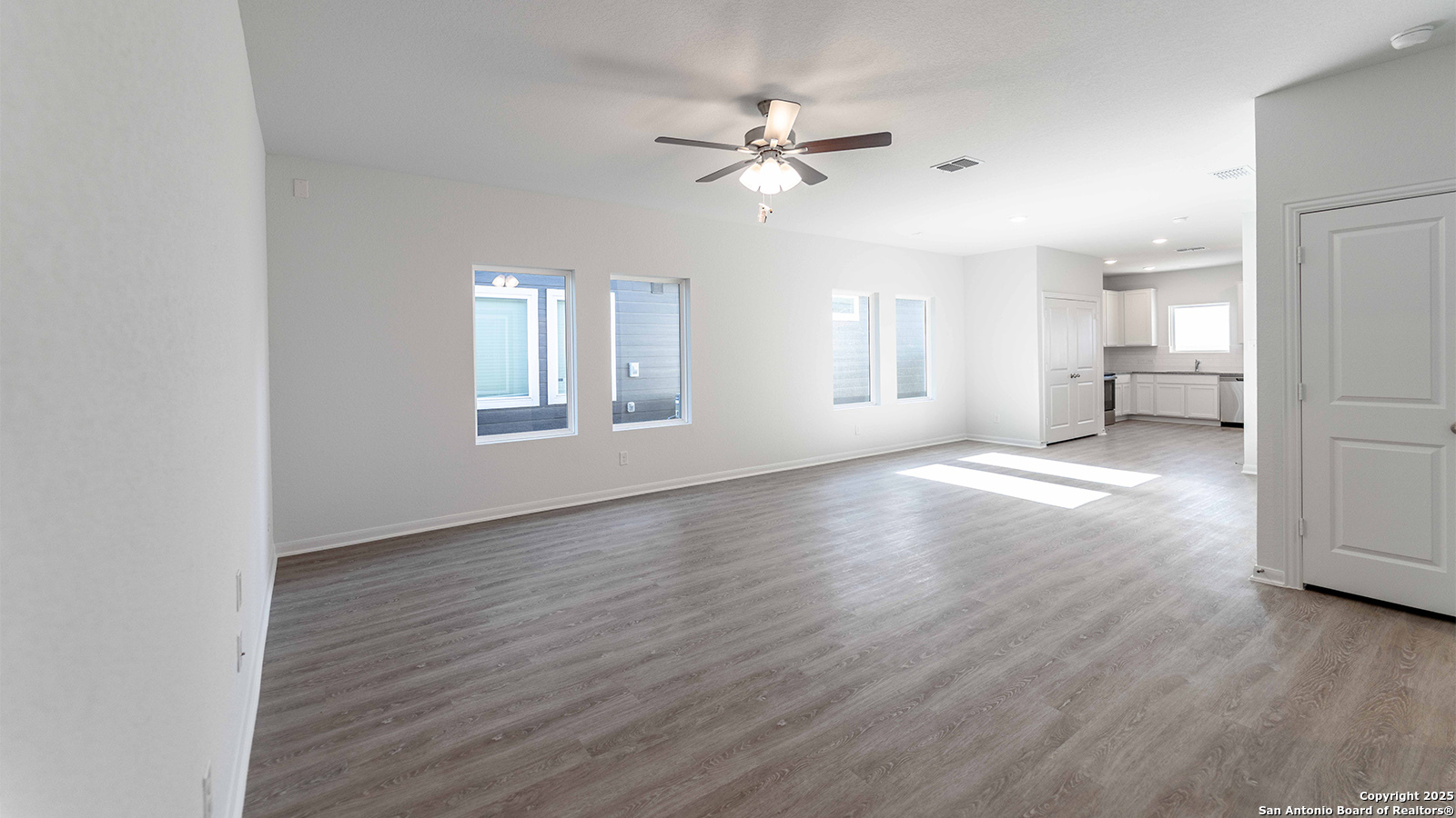 11154 Schmidt Lane Converse TX 78109