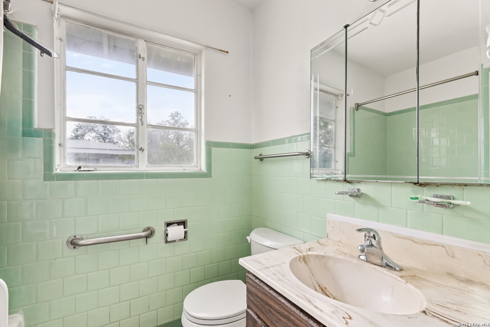 253 Seford Drive Terrell Hills TX 78209