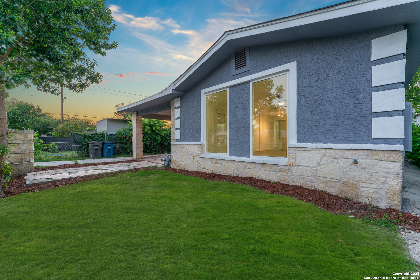 1917 San Carlos San Antonio TX 78207