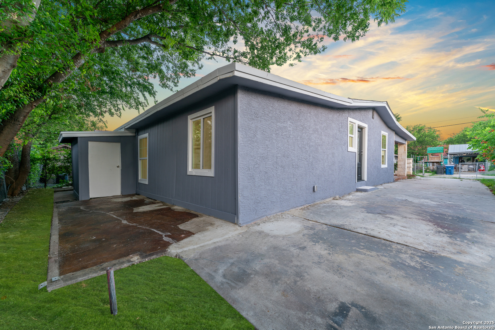 1917 San Carlos San Antonio TX 78207