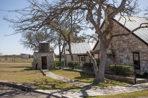 2951 Fall Creek Road Kerrville TX 78028