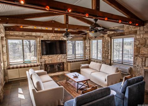 2951 Fall Creek Road Kerrville TX 78028