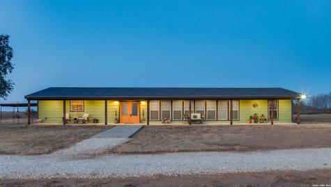 1725 Fm 2504 Poteet TX 78065