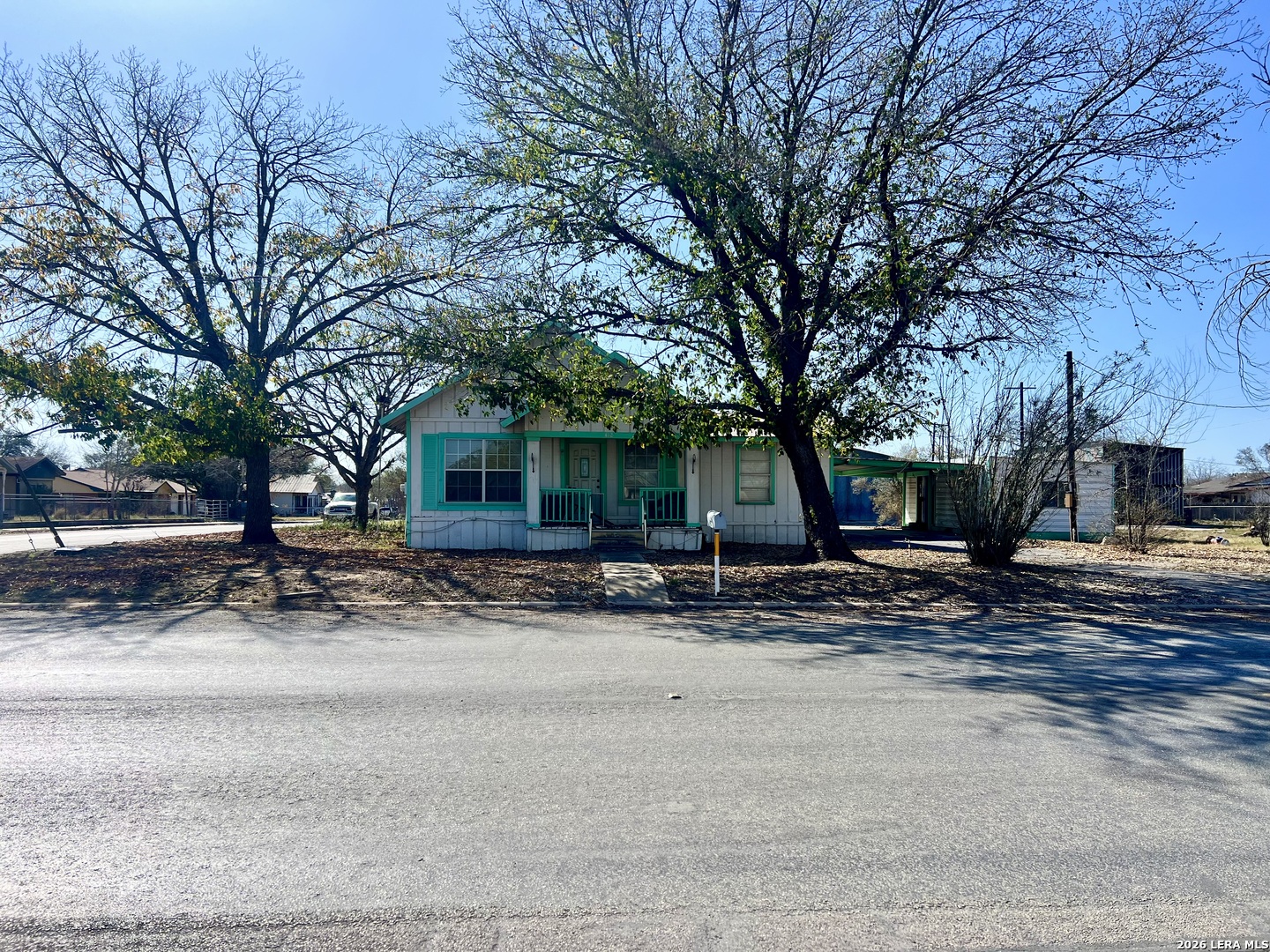 413 4th Poteet TX 78065