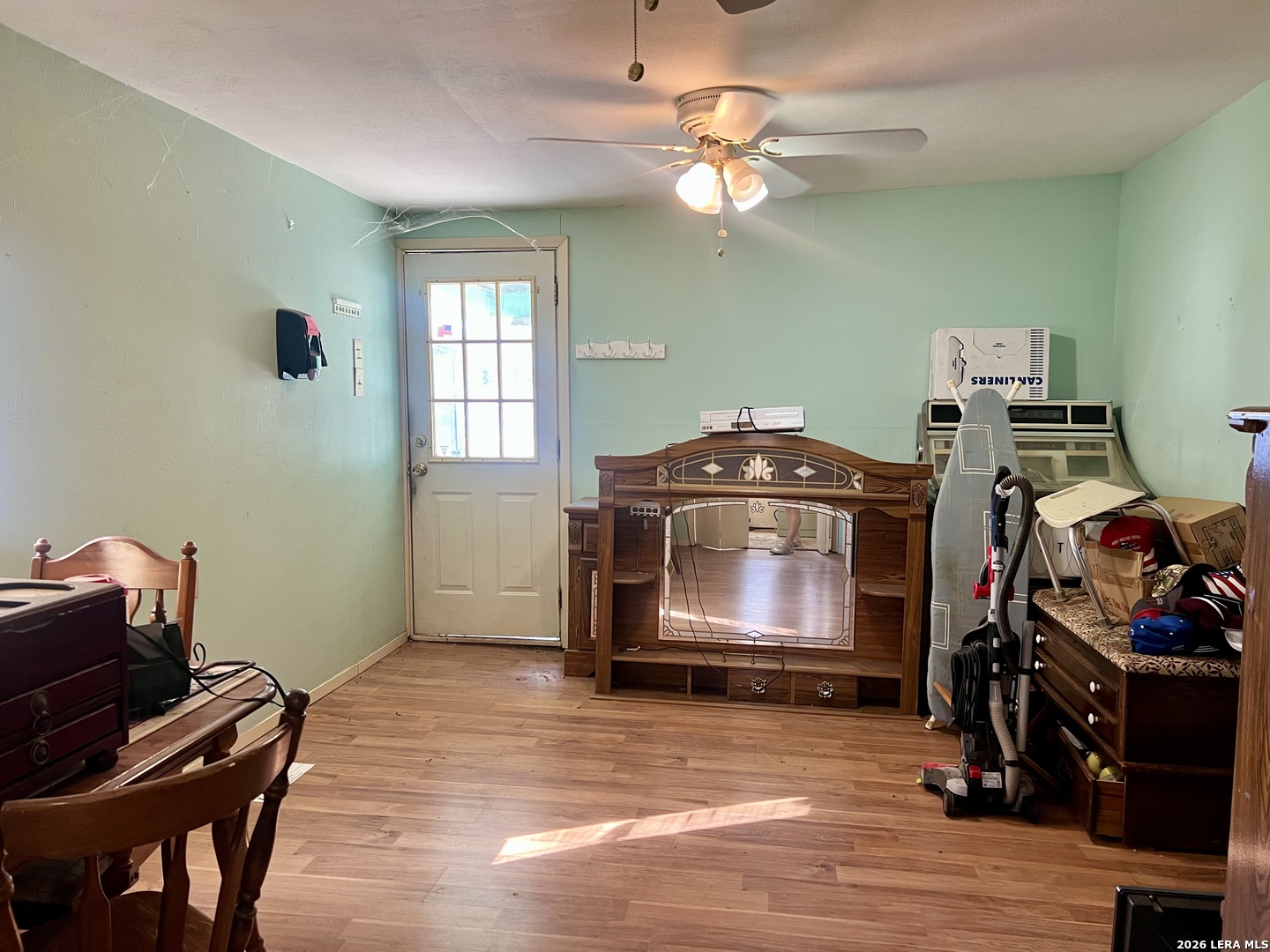 413 4th Poteet TX 78065