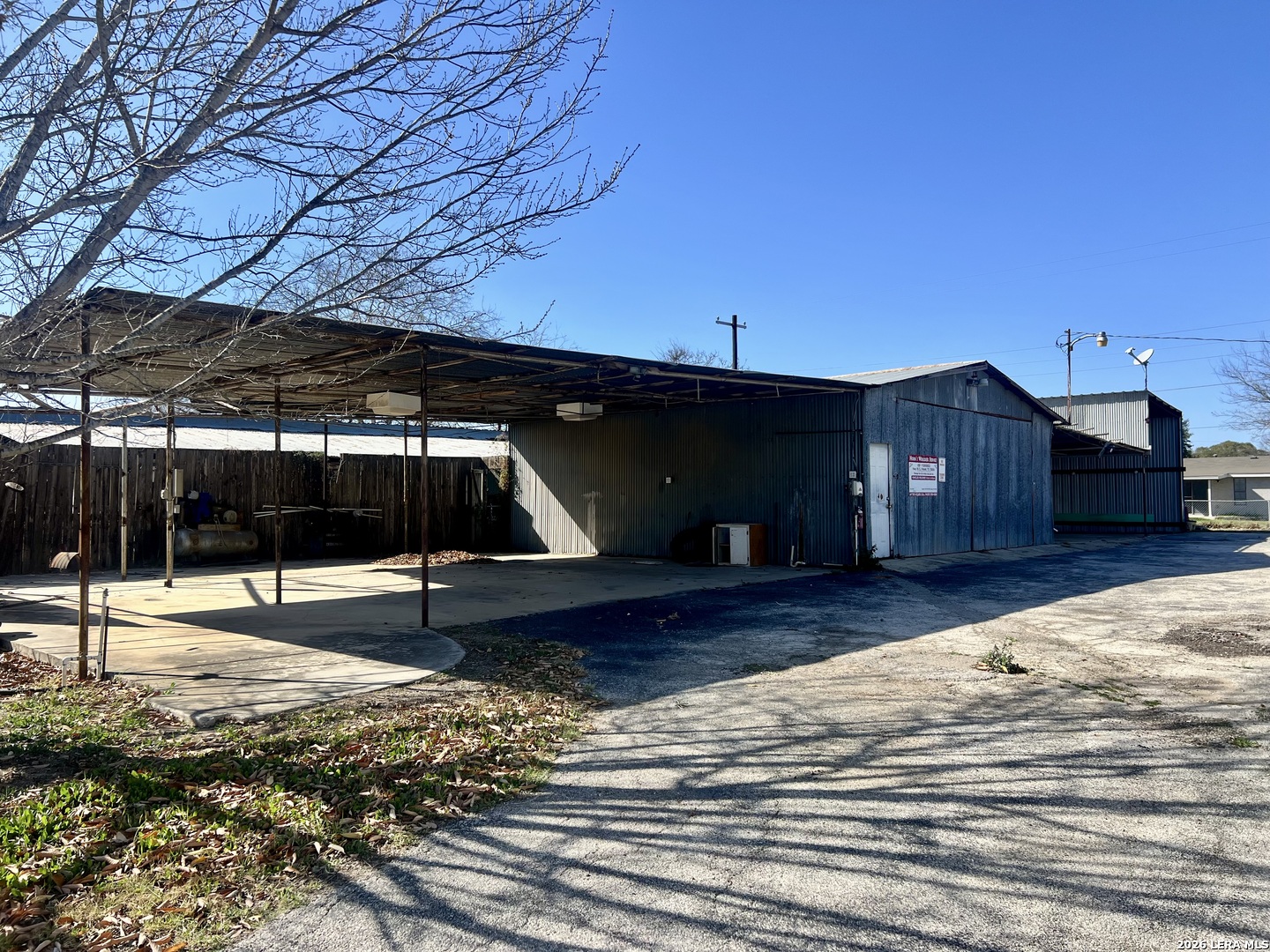 413 4th Poteet TX 78065
