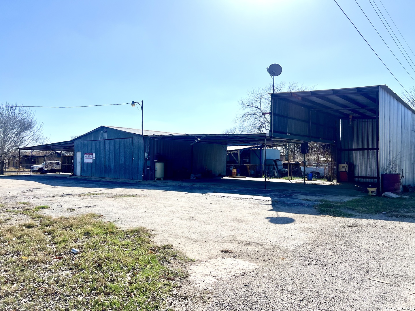413 4th Poteet TX 78065