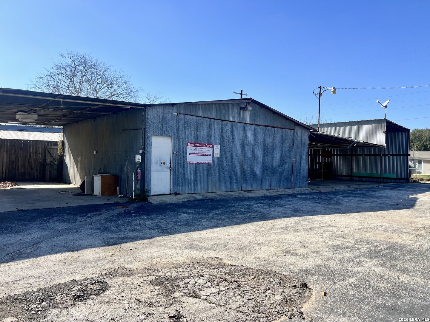 413 4th Poteet TX 78065