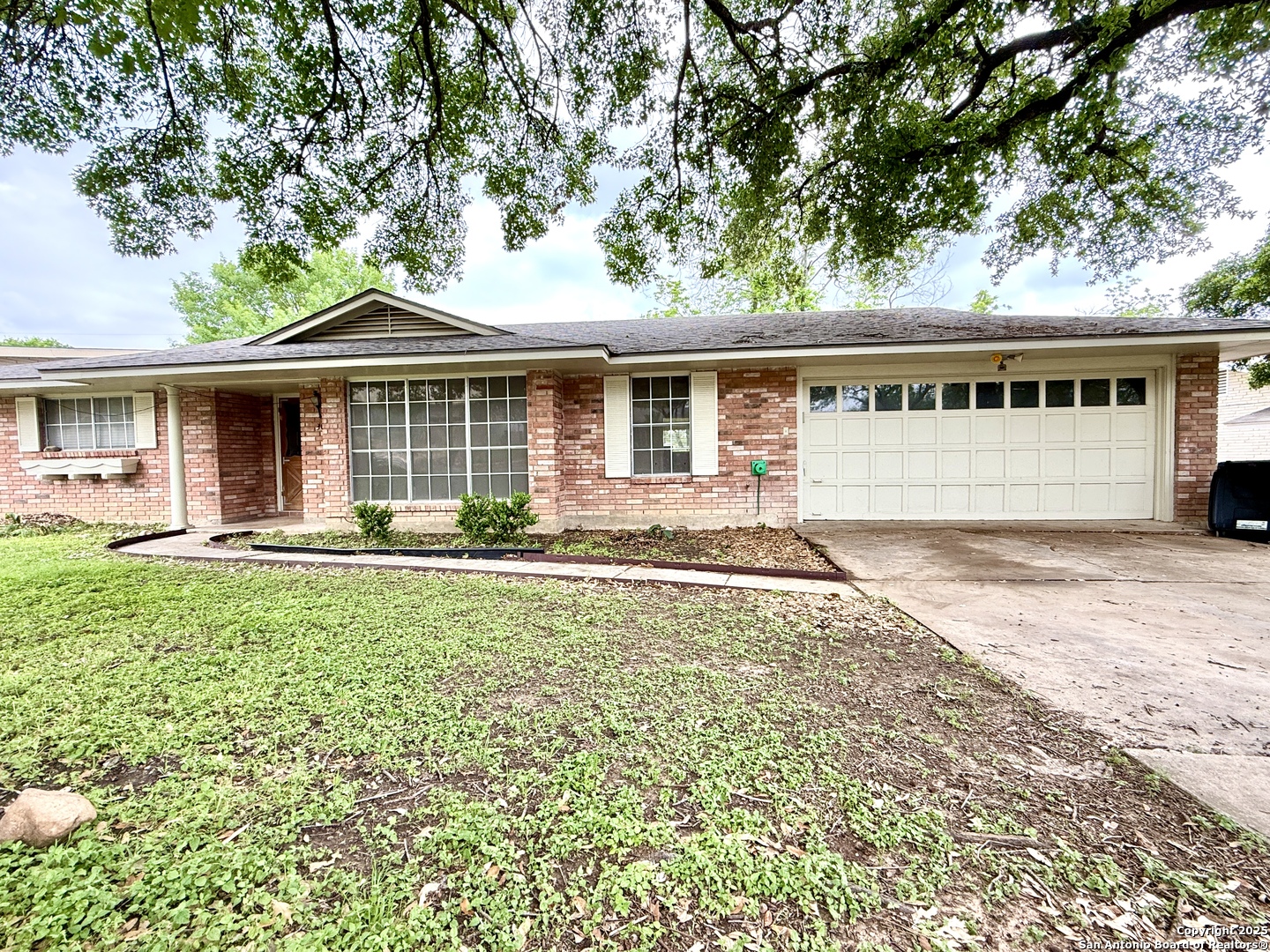 302 Colwyn Pass San Antonio TX 78216