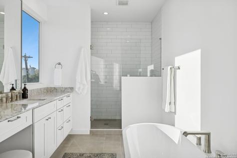 502 Mcmonigal San Antonio TX 78210