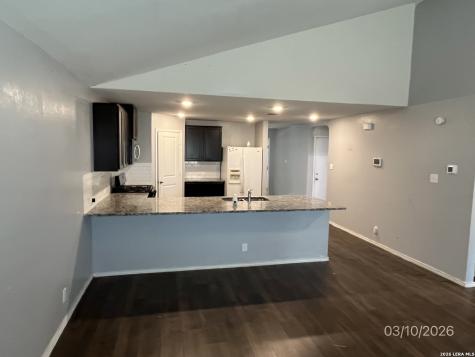8167 Falcon Meadow Converse TX 78109