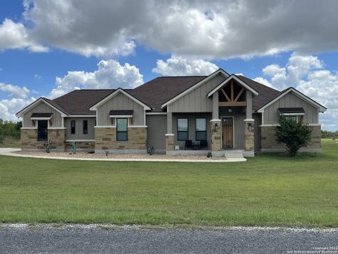 204 Gentle Breeze Floresville TX 78114