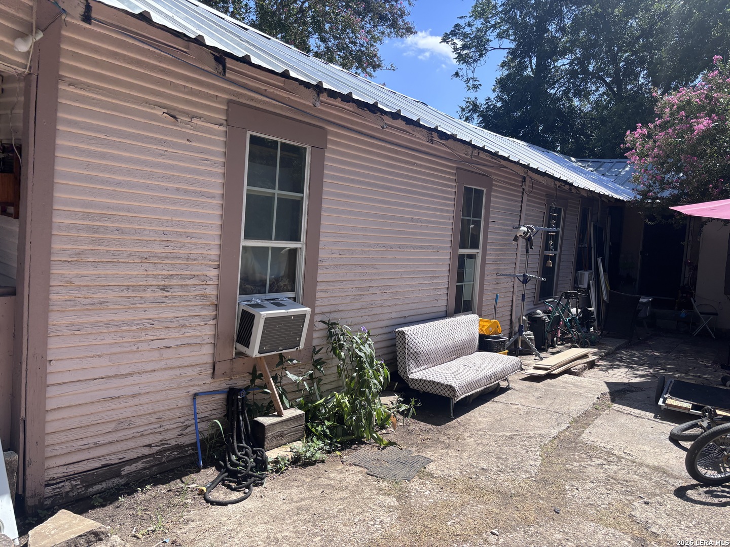 2210 S Trinity Street San Antonio TX 78207