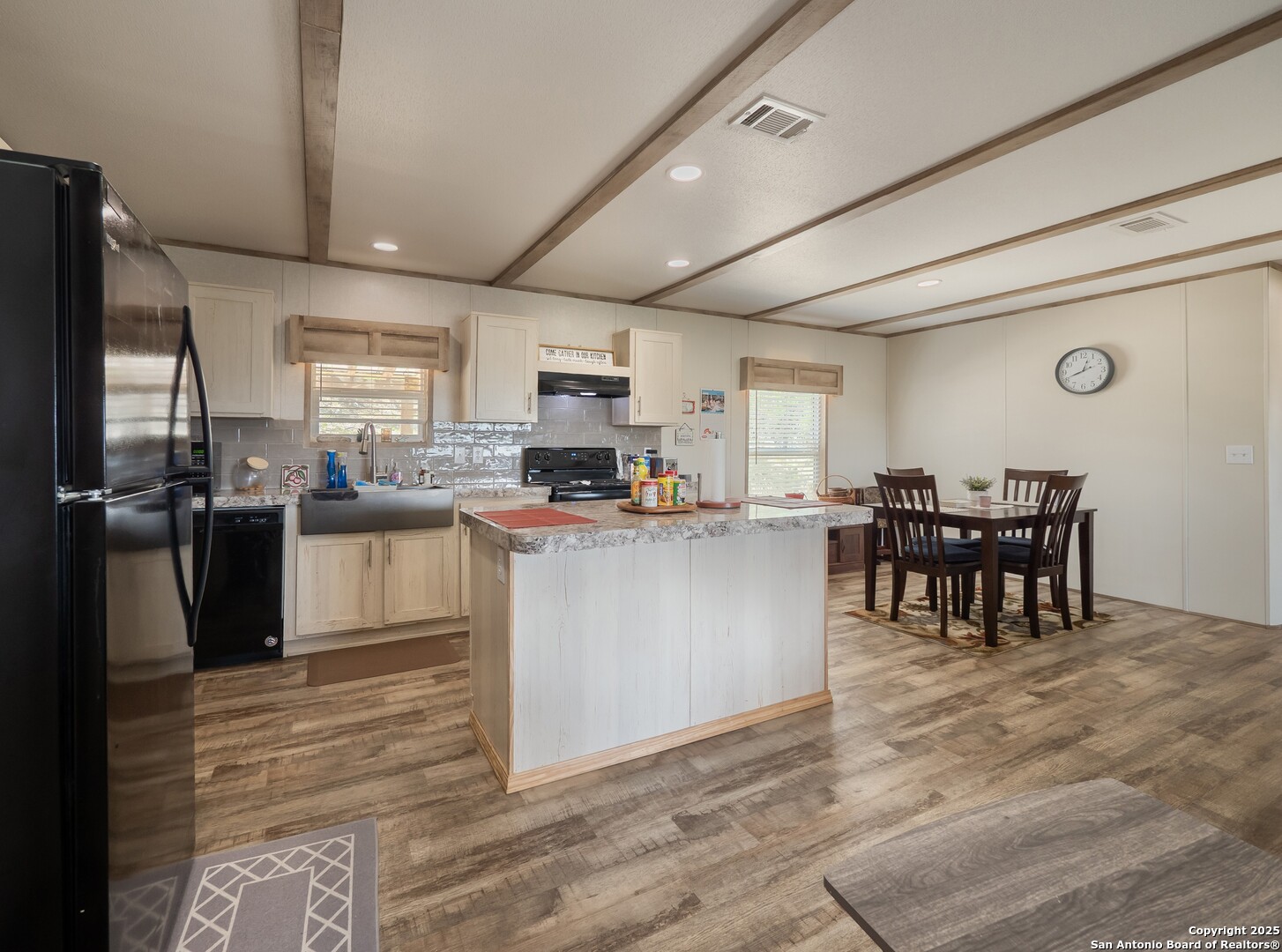 385 Ridge Trail Bandera TX 78003