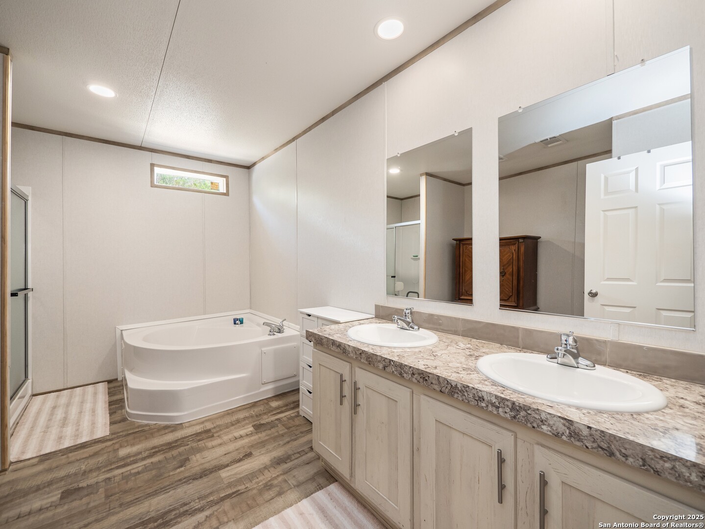 385 Ridge Trail Bandera TX 78003