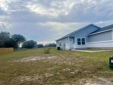 811 Polk Beeville TX 78102