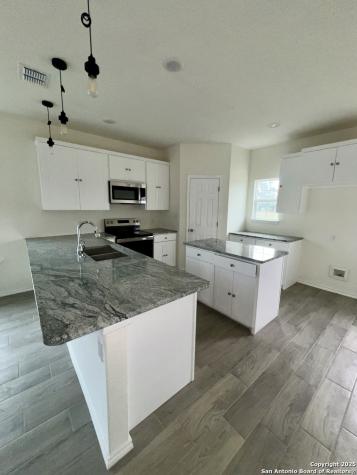 811 Polk Beeville TX 78102