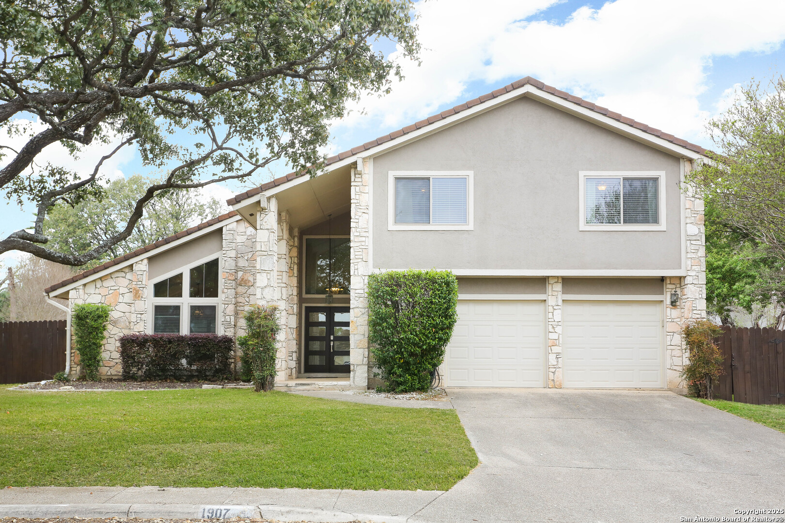 1907 Encino Valley San Antonio TX 78259