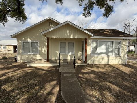 719 Kelly Street Poteet TX 78065