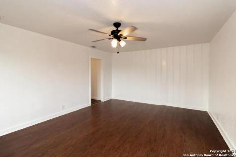 719 Kelly Street Poteet TX 78065