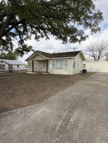 719 Kelly Street Poteet TX 78065
