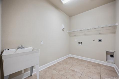 322 Eugene Sasser San Antonio TX 78260