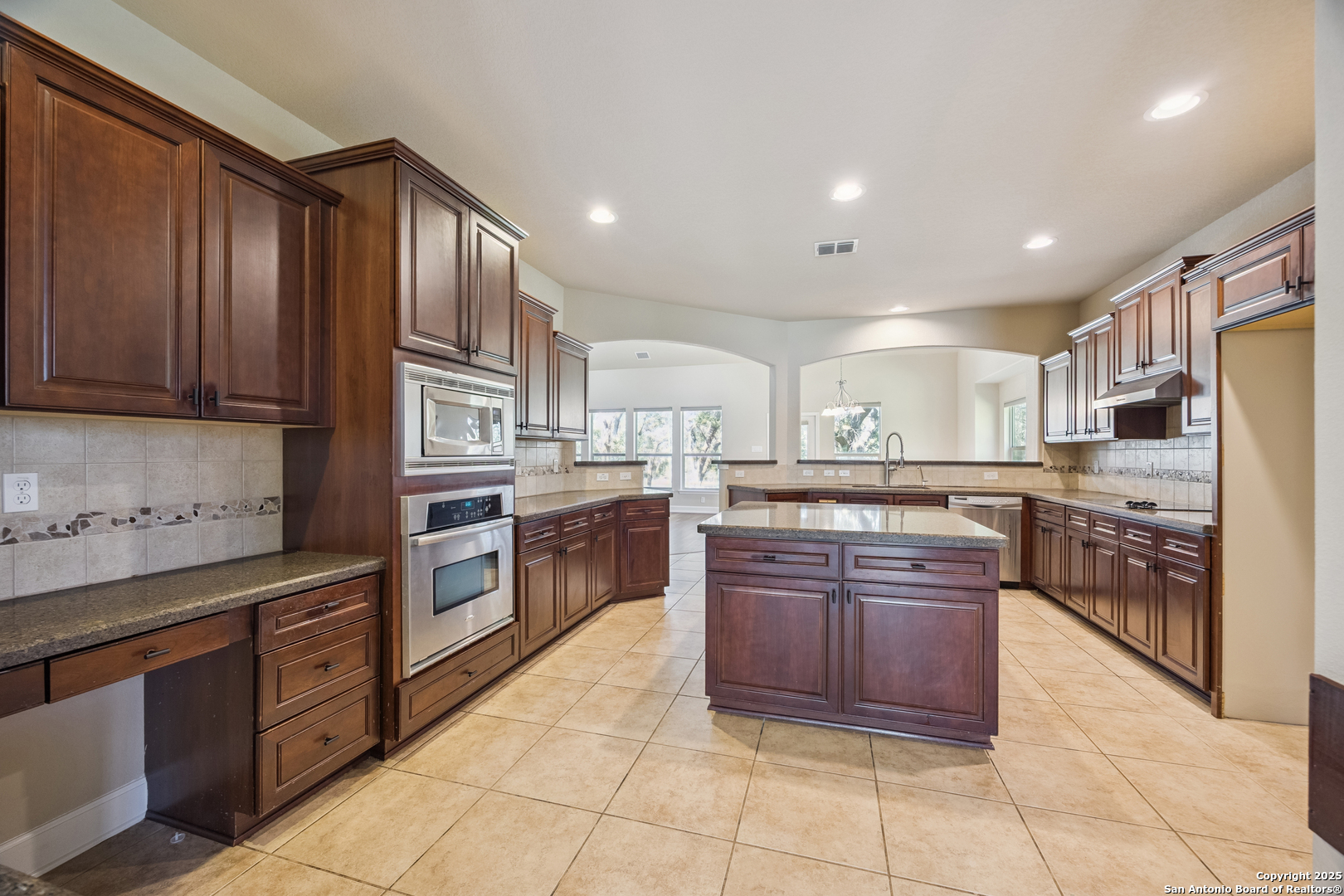 322 Eugene Sasser San Antonio TX 78260