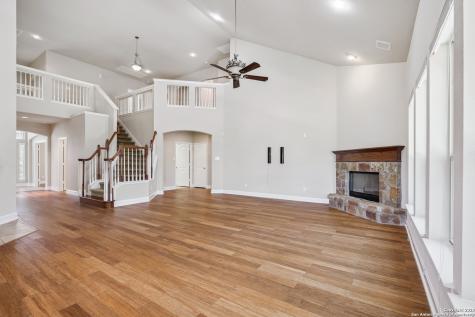 322 Eugene Sasser San Antonio TX 78260