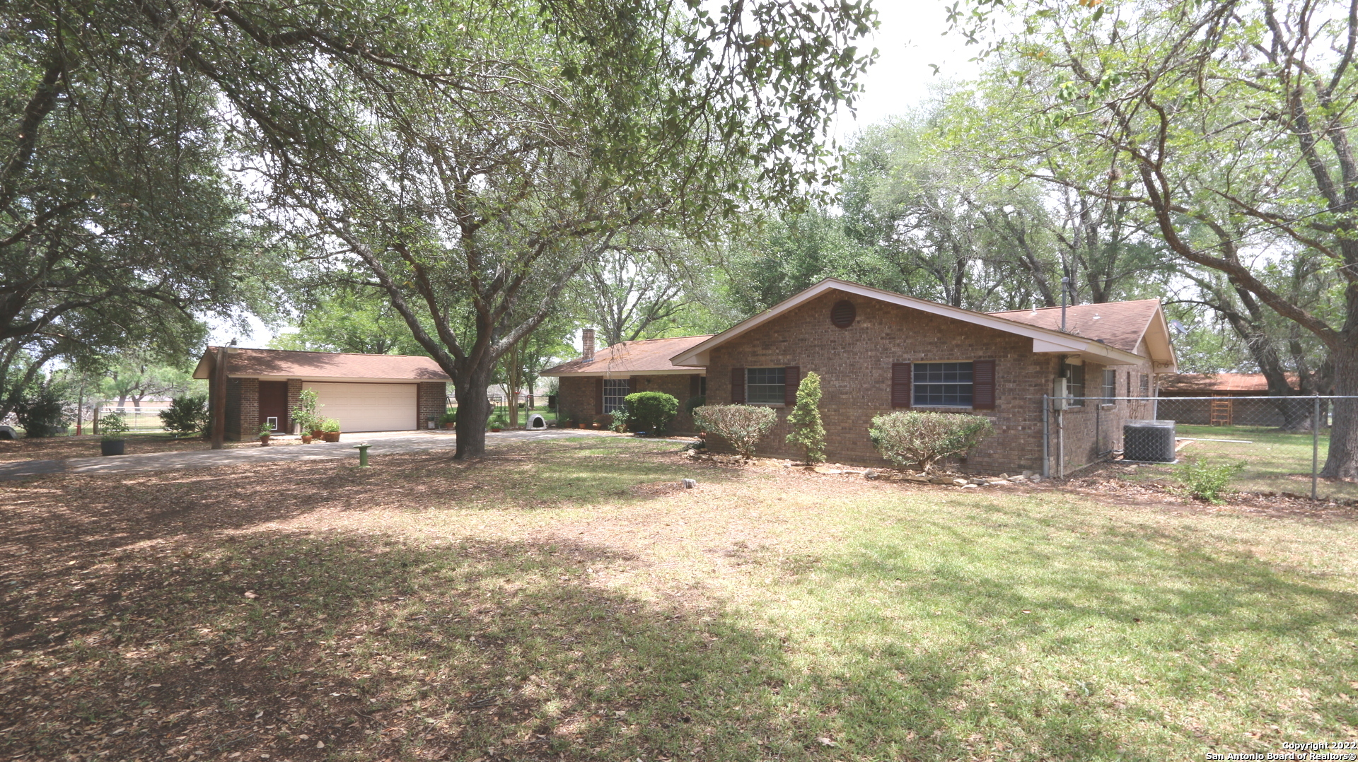 176 Oak Park Road Adkins TX 78101