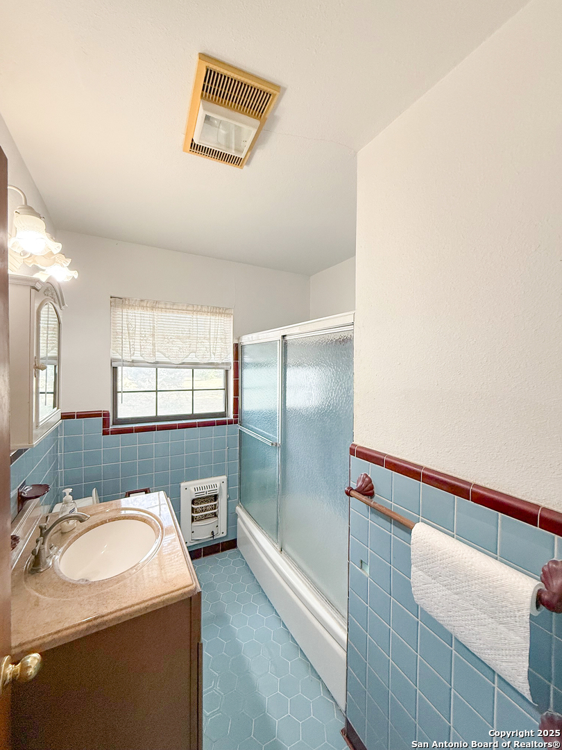 15430 S Main Lytle TX 78052