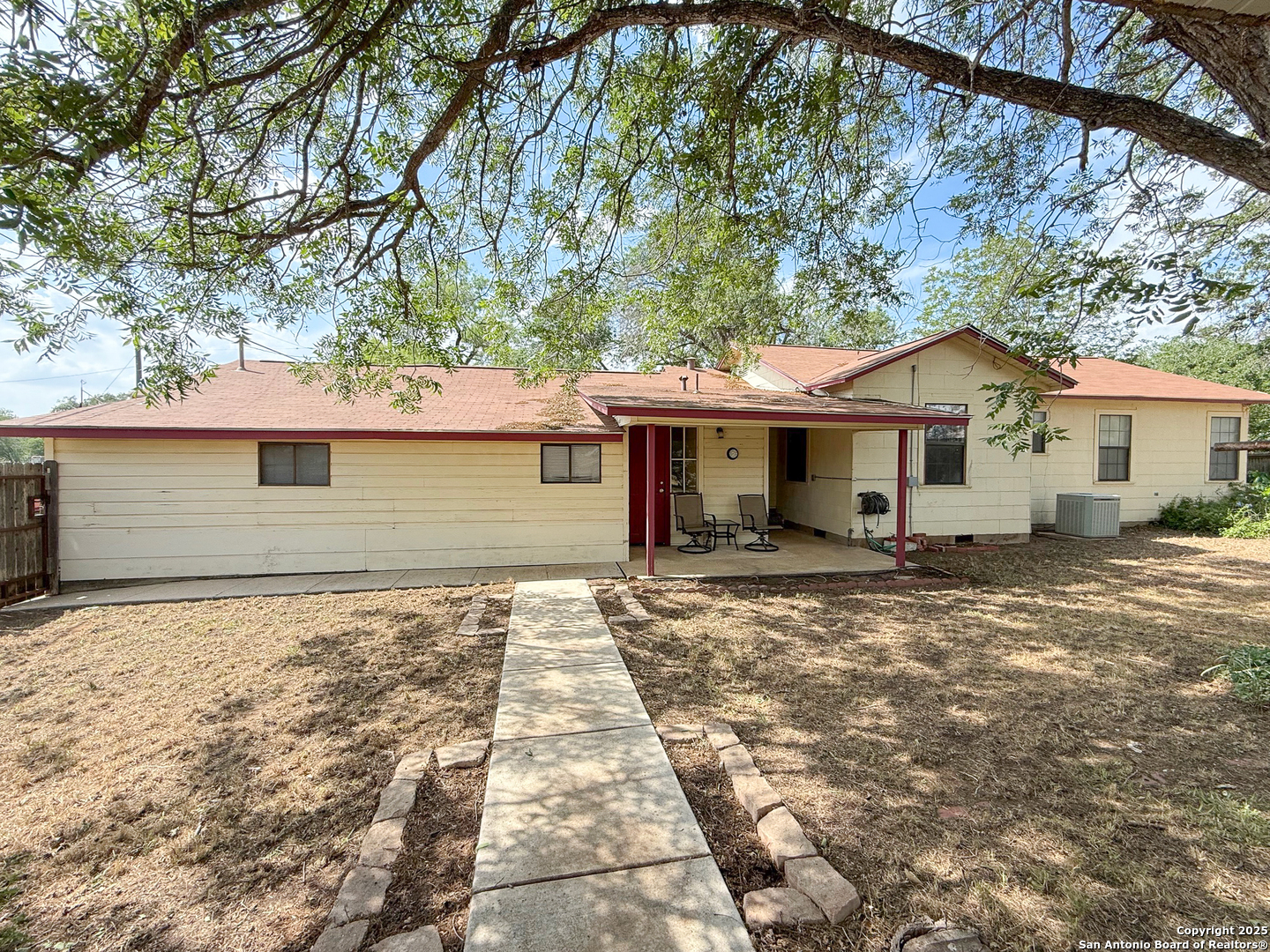 15430 S Main Lytle TX 78052