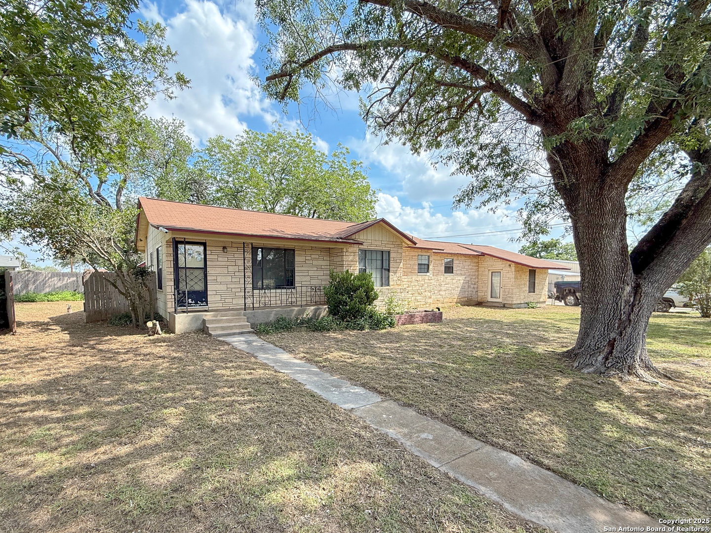 15430 S Main Lytle TX 78052
