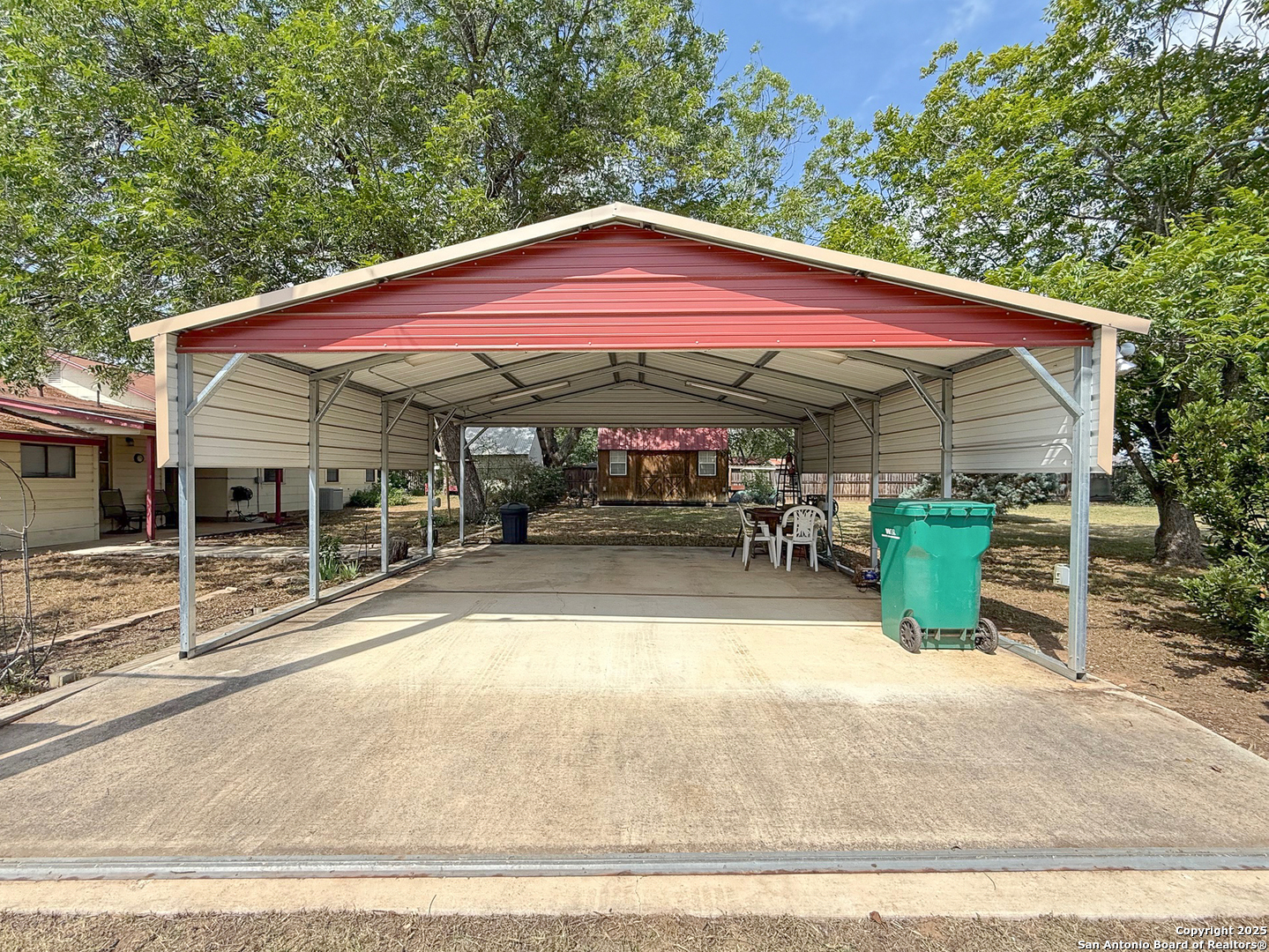 15430 S Main Lytle TX 78052