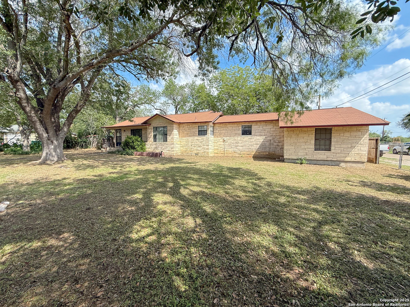 15430 S Main Lytle TX 78052