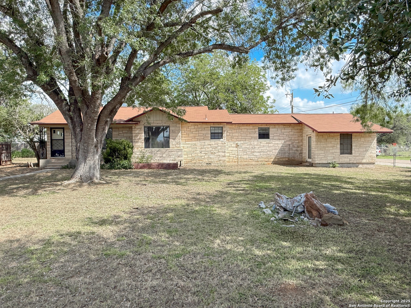 15430 S Main Lytle TX 78052