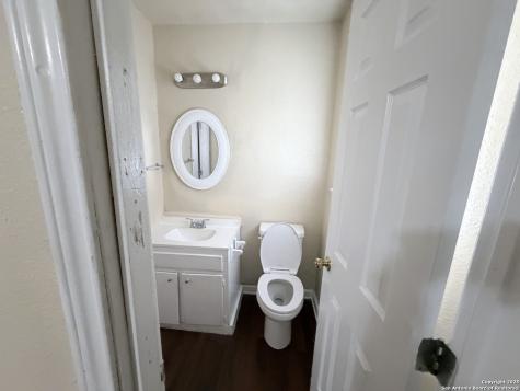 558 Jamaica San Antonio TX 78227