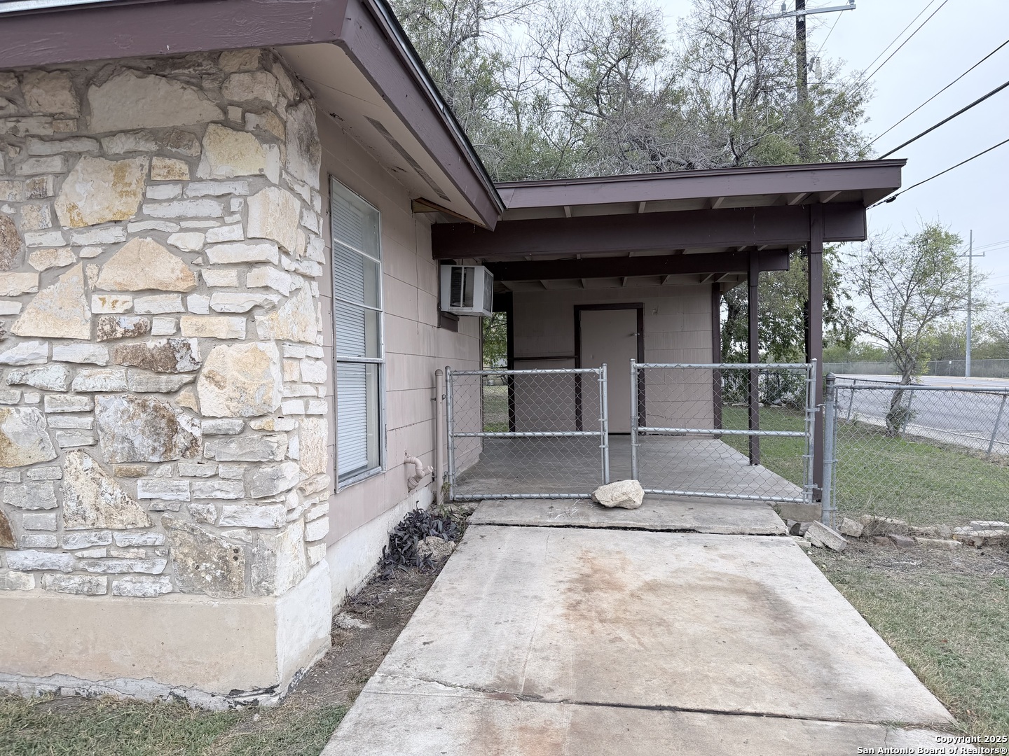 558 Jamaica San Antonio TX 78227