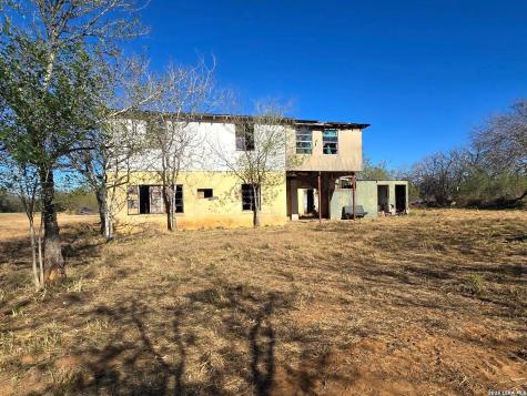 2350 N State Highway 16 Jourdanton TX 78026