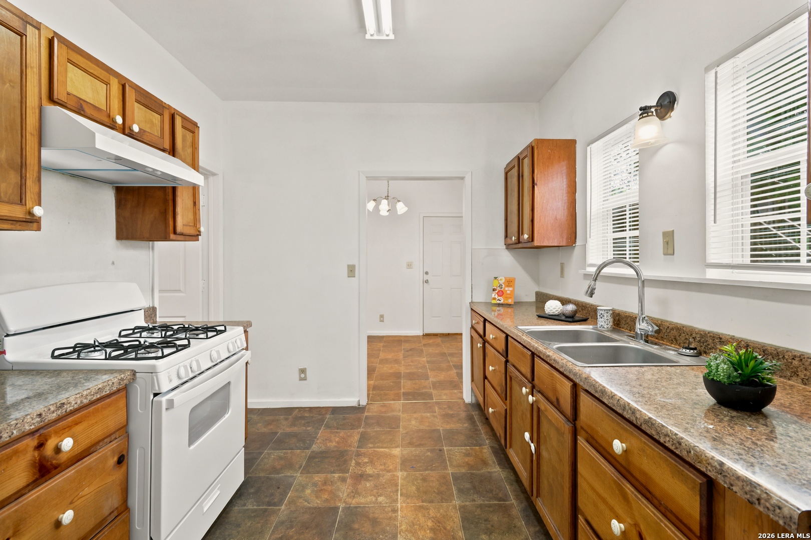 1814 Santa Anna San Antonio TX 78201