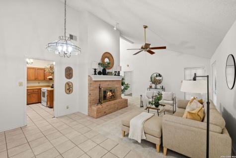 2902 Spring Bend San Antonio TX 78209
