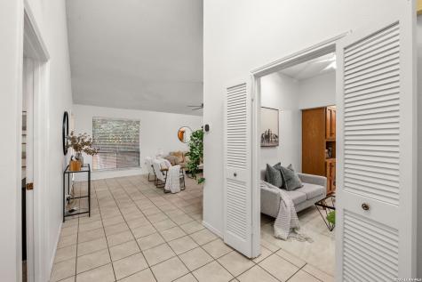 2902 Spring Bend San Antonio TX 78209