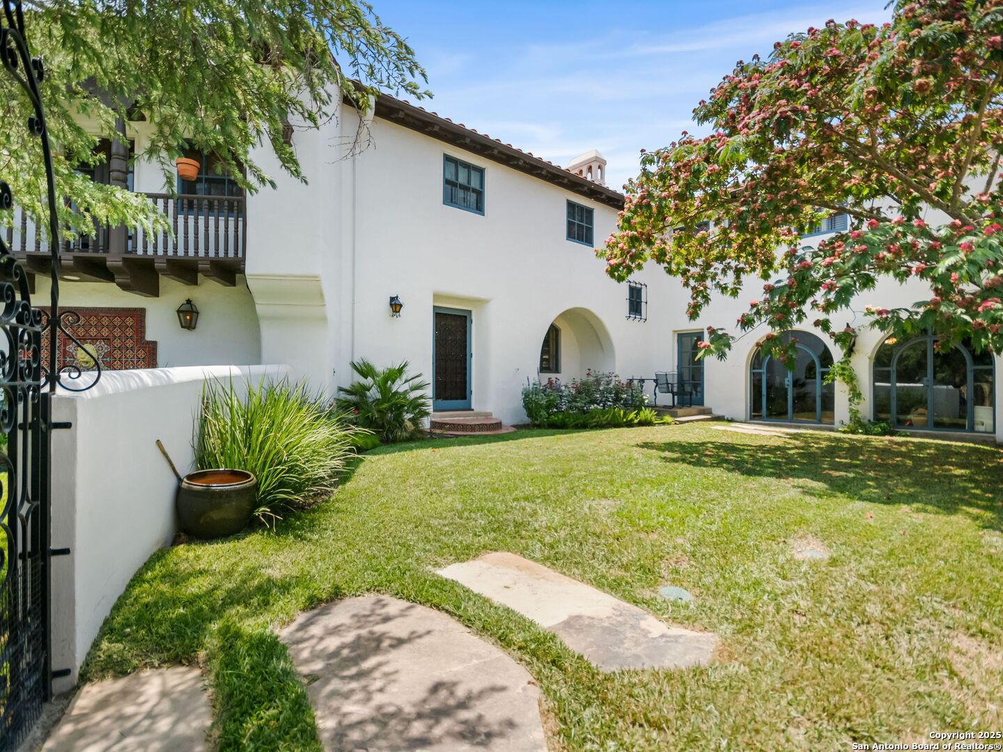 204 Zambrano San Antonio TX 78209