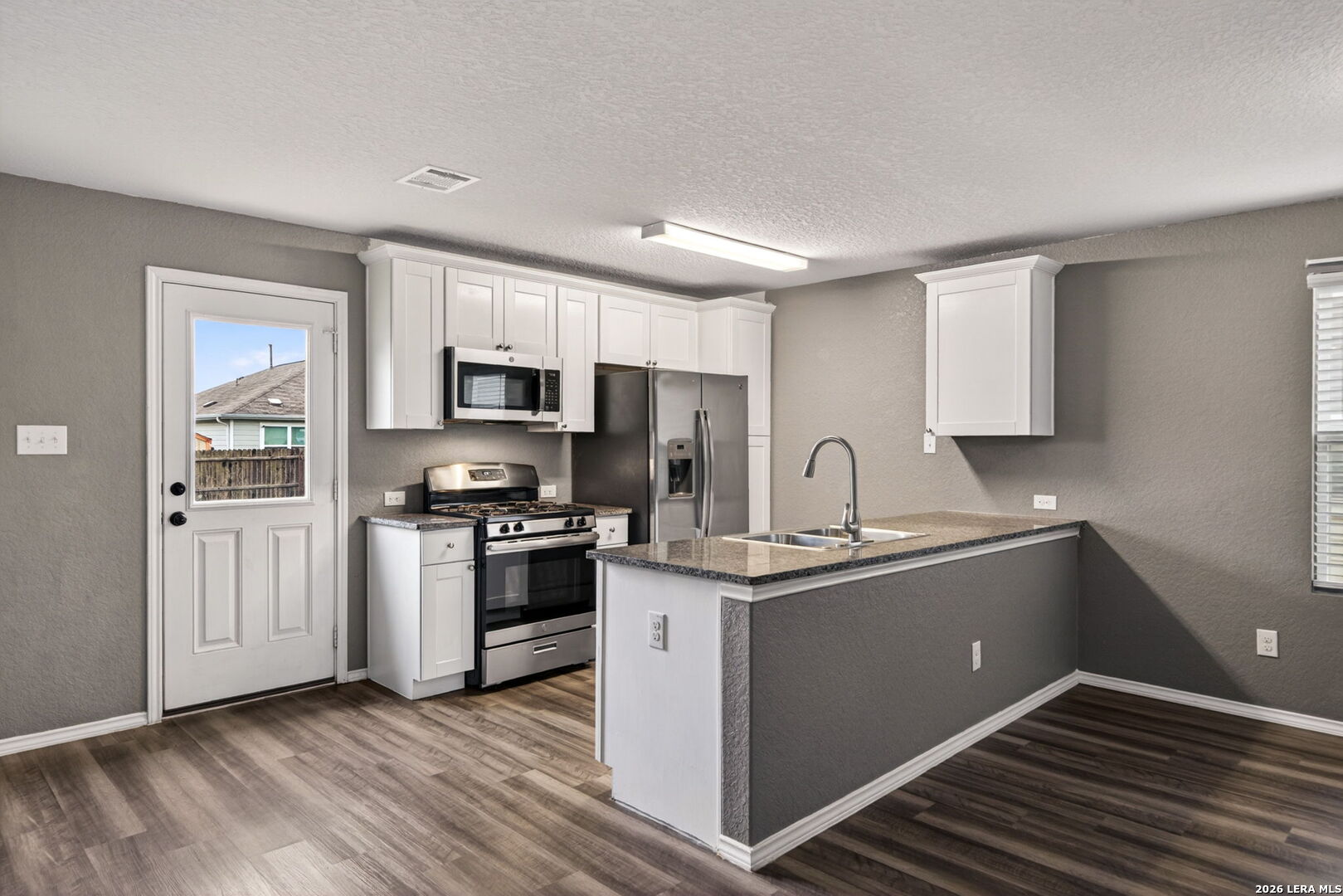 8518 Cassia Cove Converse TX 78109