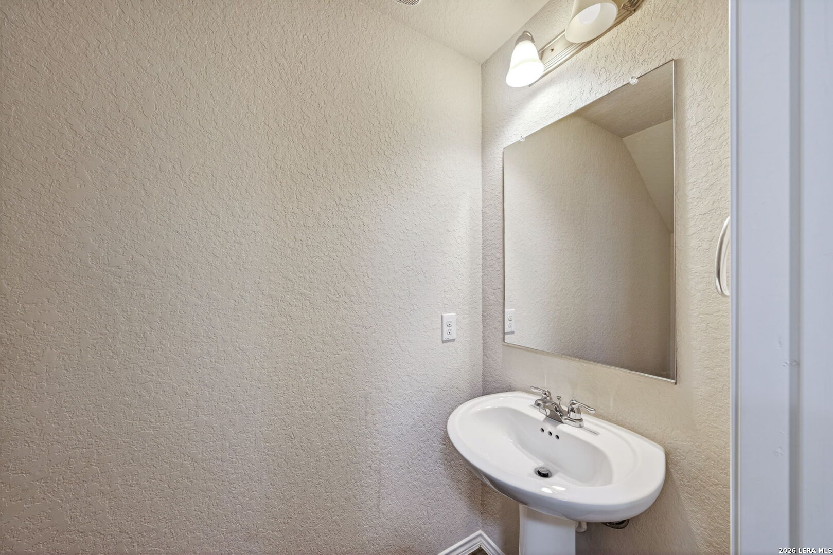 8518 Cassia Cove Converse TX 78109